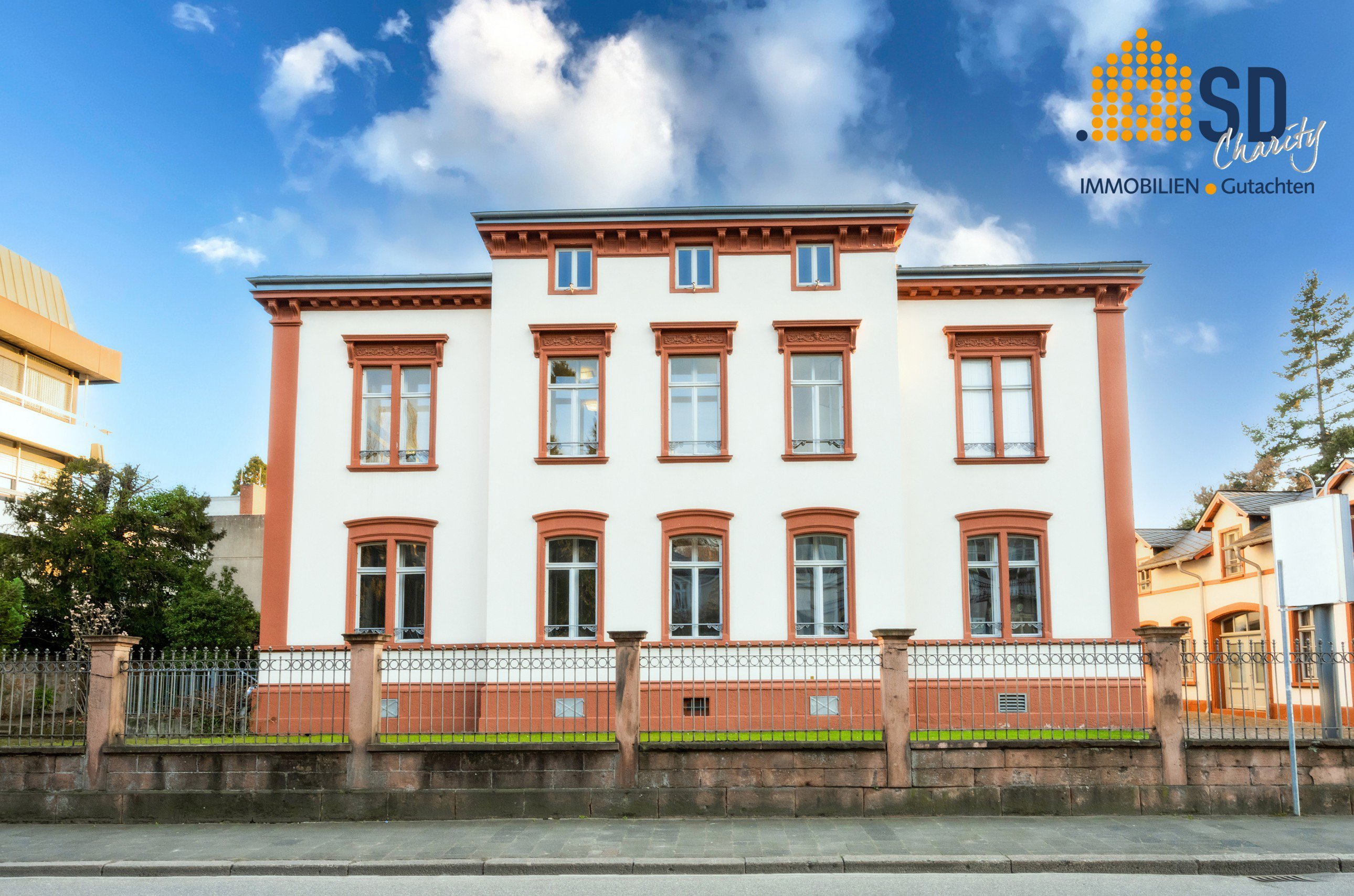 Foto Denkmalgesch�tze Villa in Neustadt an der Weinstra�e