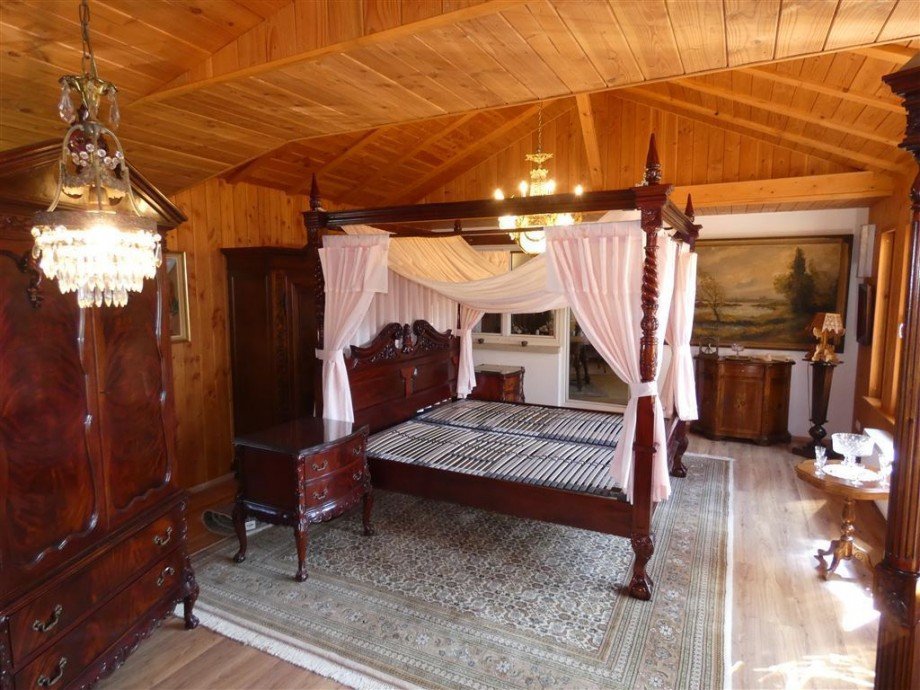 Zwischenraum OG Einfamilienhaus Kallstadt , Pfalz