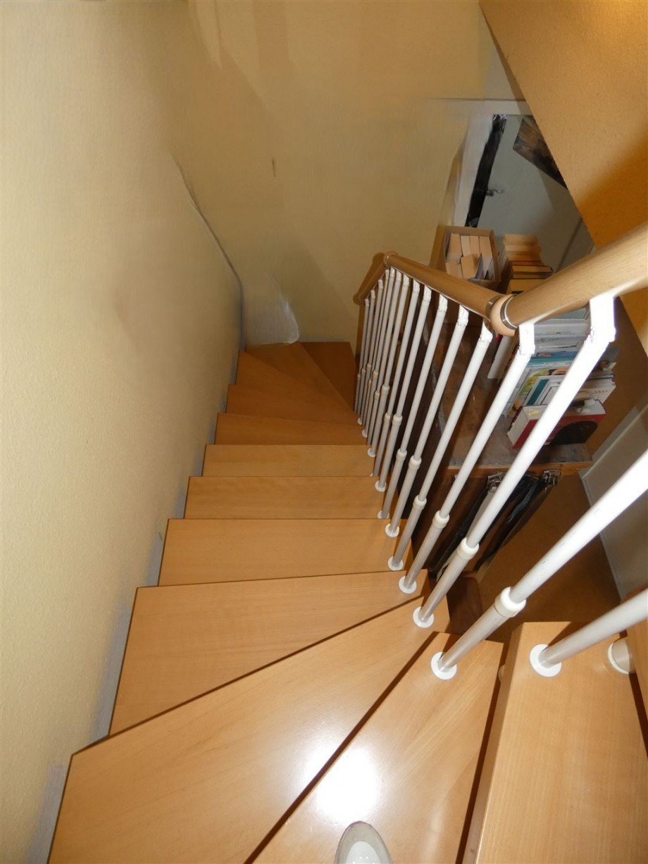 Treppe zum DG Reihenendhaus Neustadt