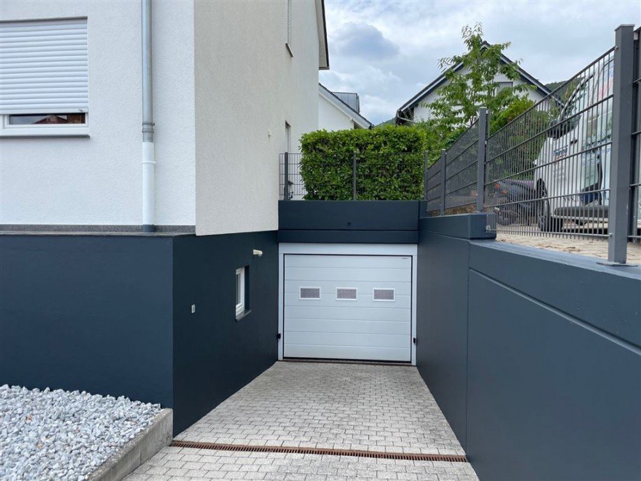 Zufahrt Tiefgarage Etagenwohnung St Martin , Pfalz