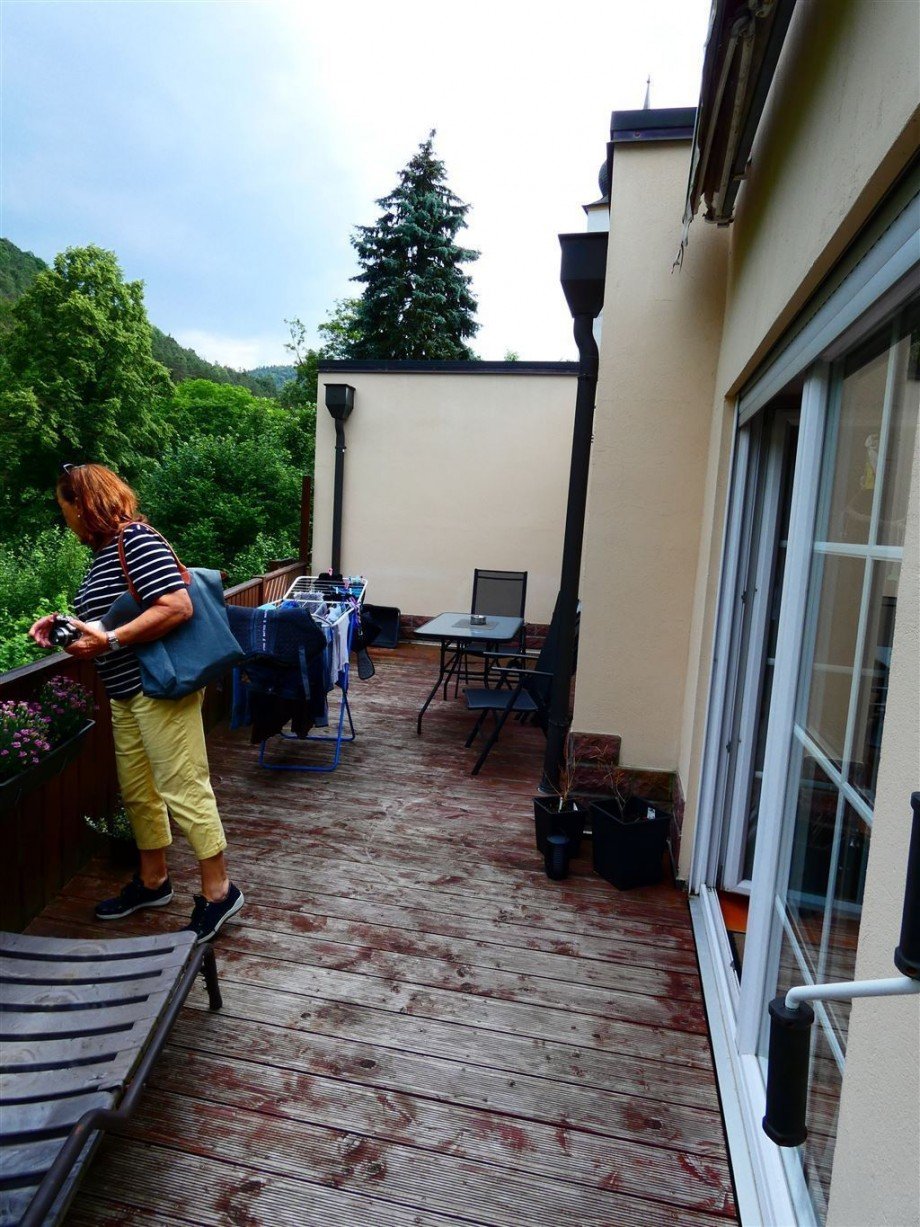 Zugang zum Wohnraum Mehrfamilienhaus Lindenberg , Pfalz