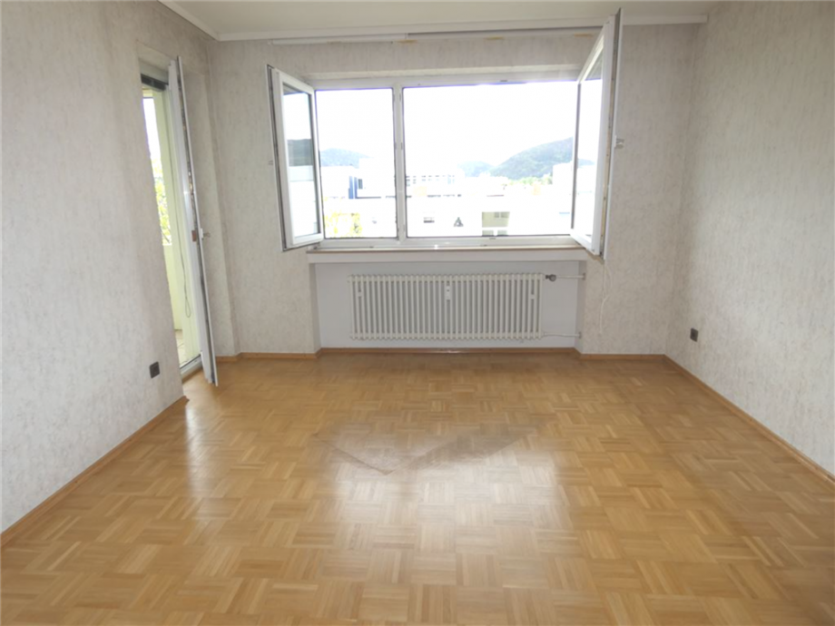 Schlafzimmer mit Zugang zur Loggia Etagenwohnung Neustadt an der Weinstra�e