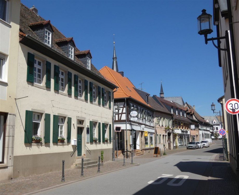 Stra�enverlauf Mehrfamilienhaus Deidesheim