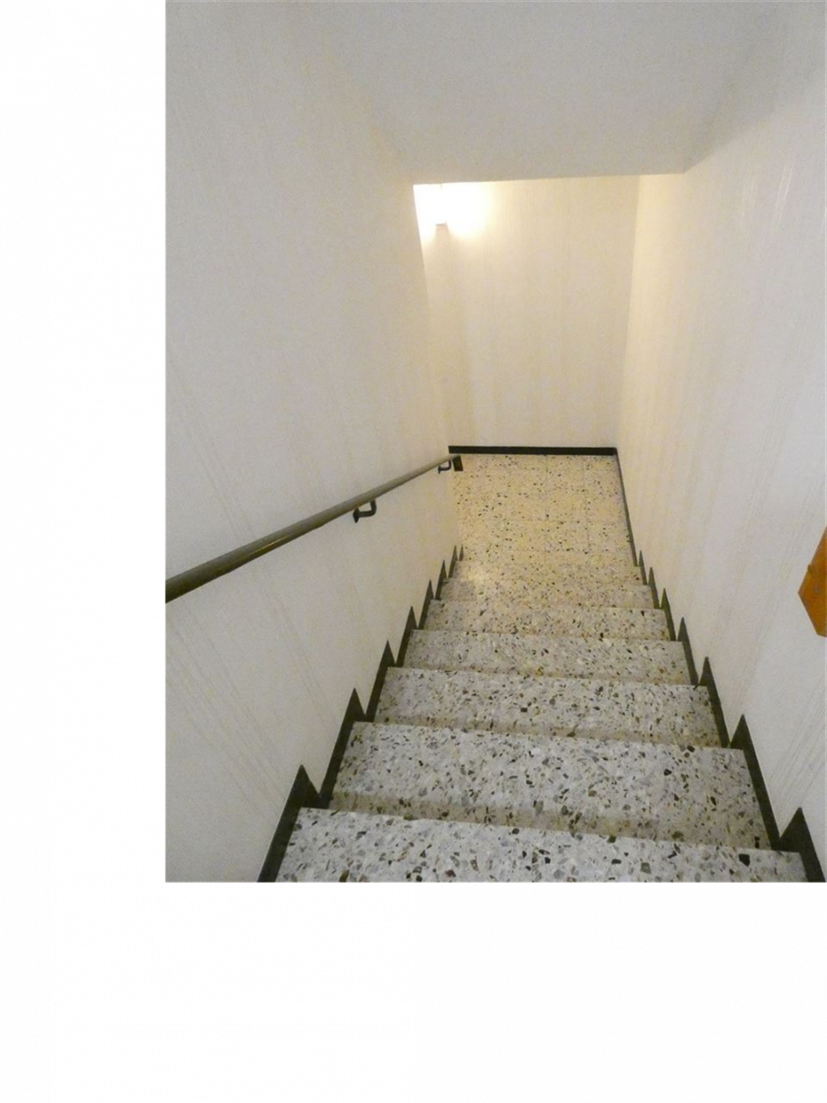 Treppenhaus zum UG Wohnung EG Zweifamilienhaus Neustadt