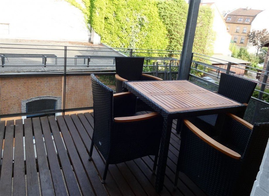 �berdachte Terrasse Etagenwohnung Neustadt