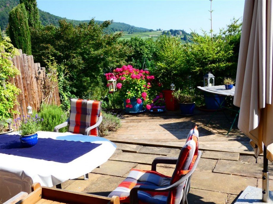 Terrasse UG mit Zugang zum Garten Reihenendhaus Neustadt