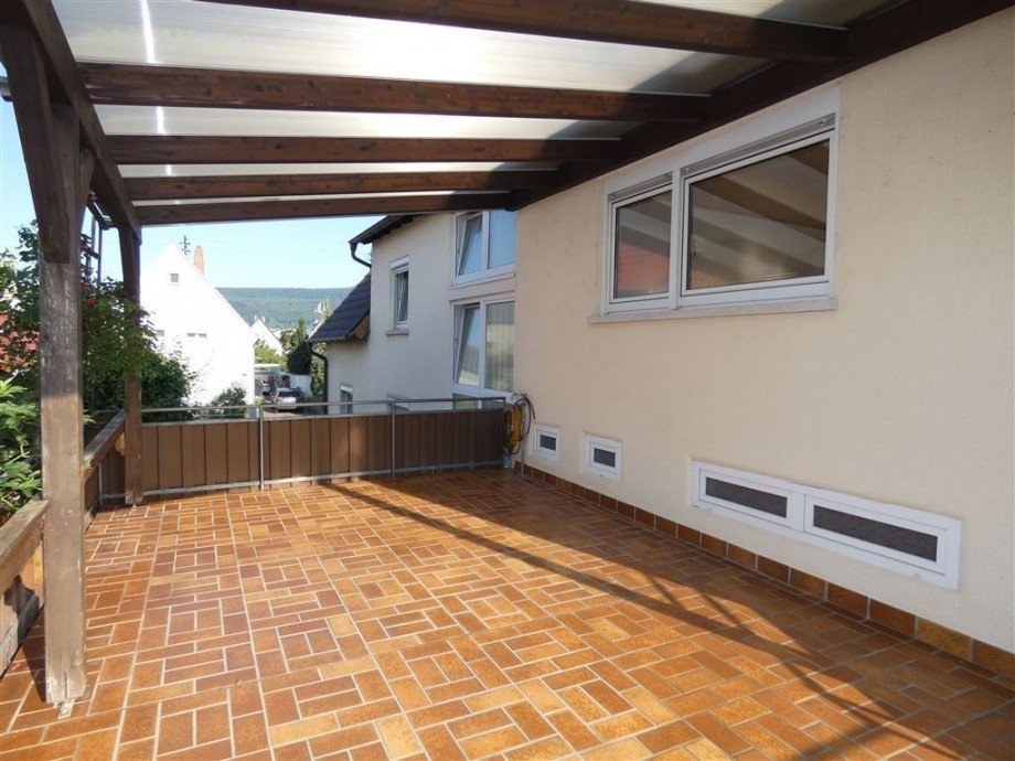 �berdachte S�dterrasse Mehrfamilienhaus Neustadt