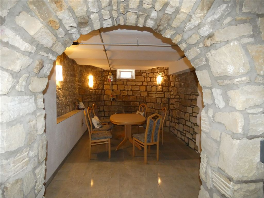 Sandsteinkeller f�r Weingenie�er Einfamilienhaus Kallstadt , Pfalz