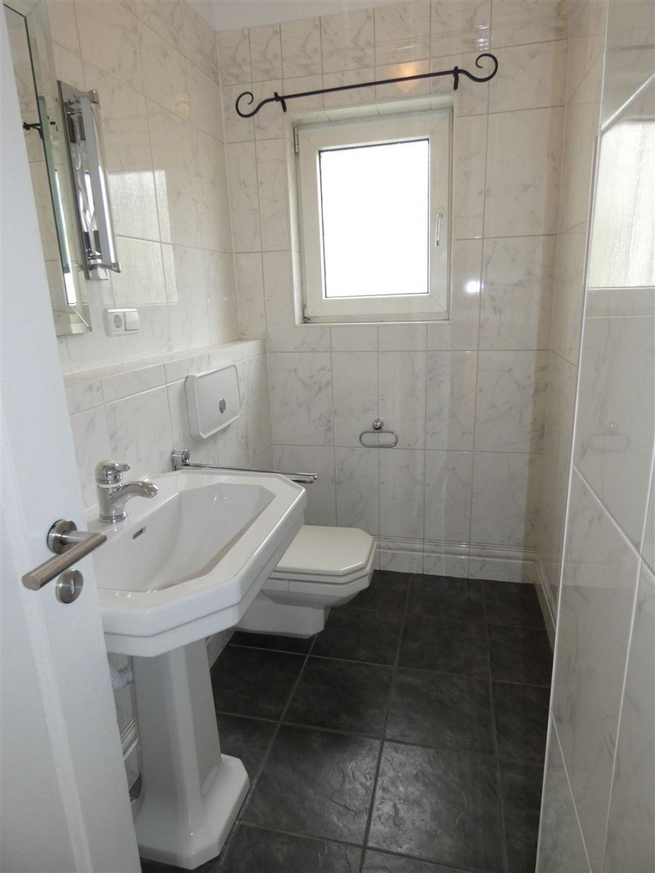 TG-G�ste-WC Einfamilienhaus Neustadt
