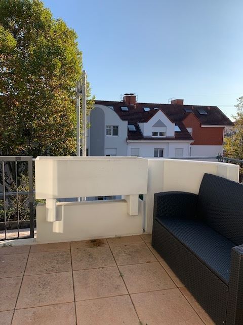 Balkon zum Wohlf�hlen Etagenwohnung Frankfurt