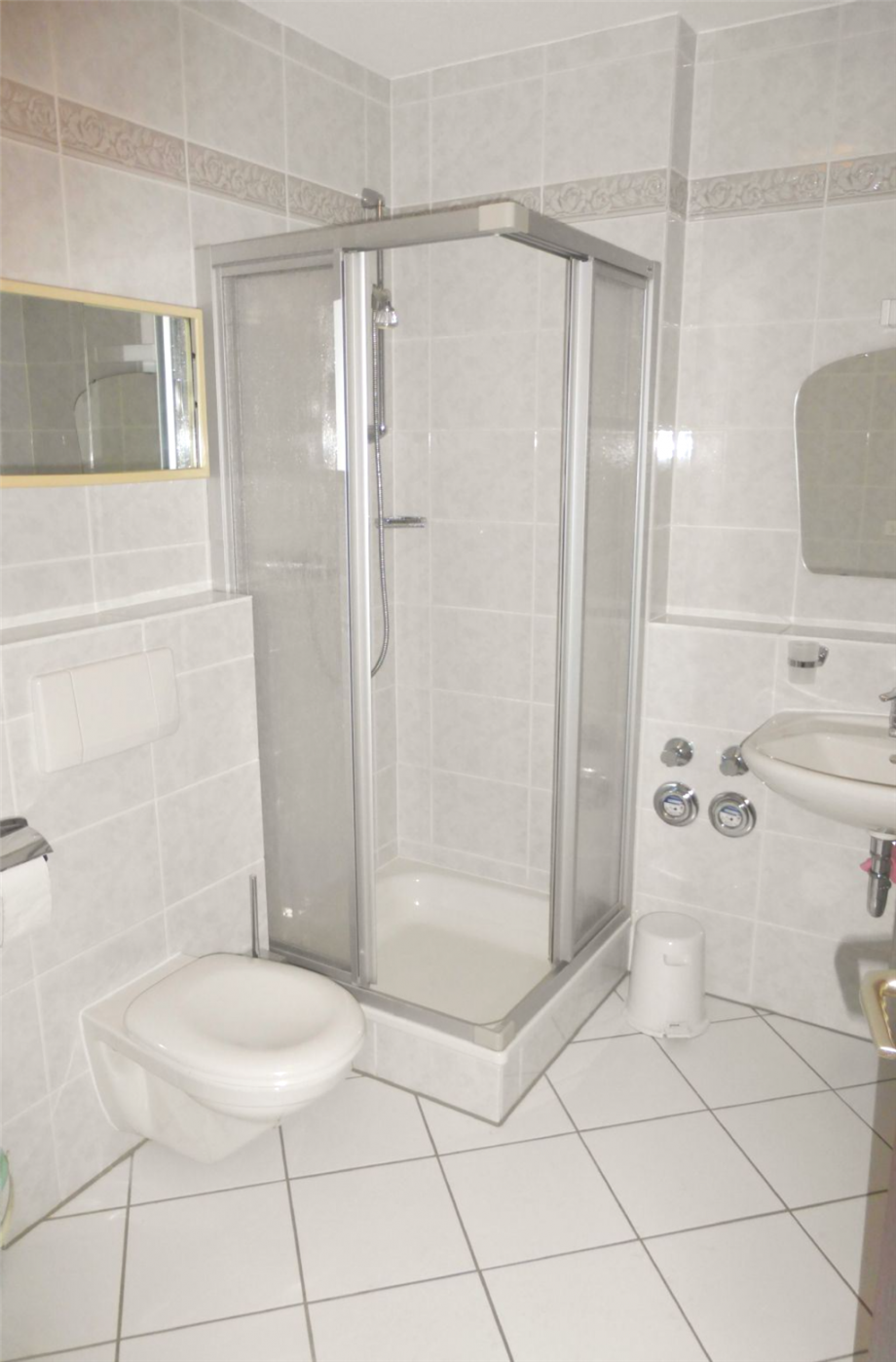 G�ste-Duschbadezimmer Etagenwohnung Neustadt