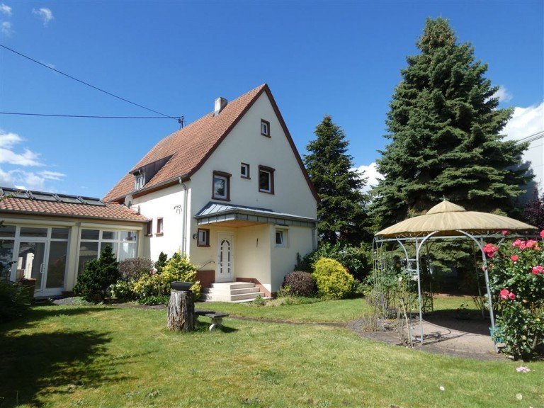 Einfamilienhaus mit gro�z�gigem Au�enbereich Neustadt Einfamilienhaus VERMIETET-Einfamilienhaus mit Garage