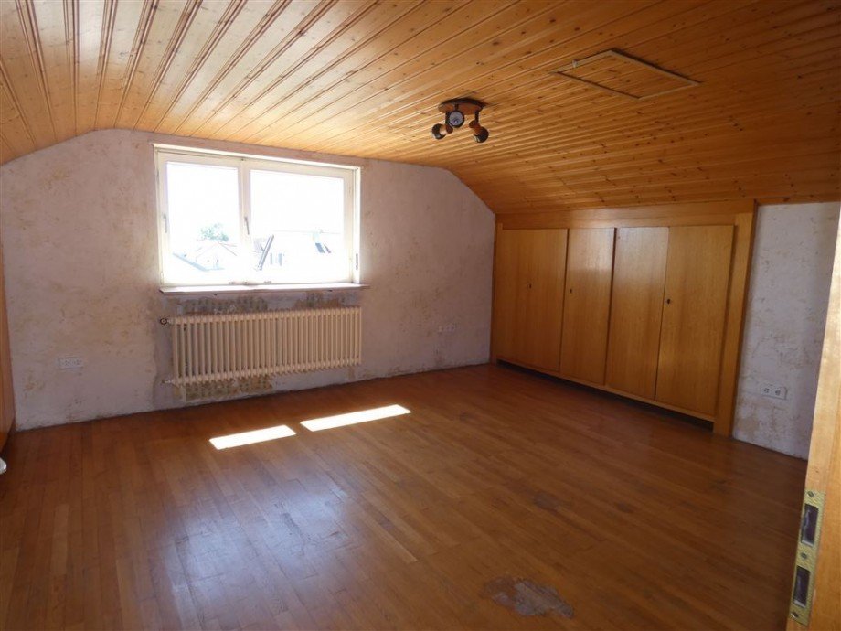 Schlafraum DG Einfamilienhaus Deidesheim