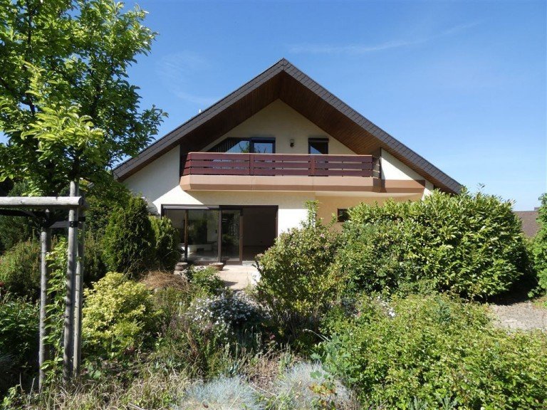 S�dansicht mit atmosph�rischem Garten Neustadt an der Weinstra�e Einfamilienhaus VERMIETET - Freistehendes Einfamilienhaus - Hambacher H�he