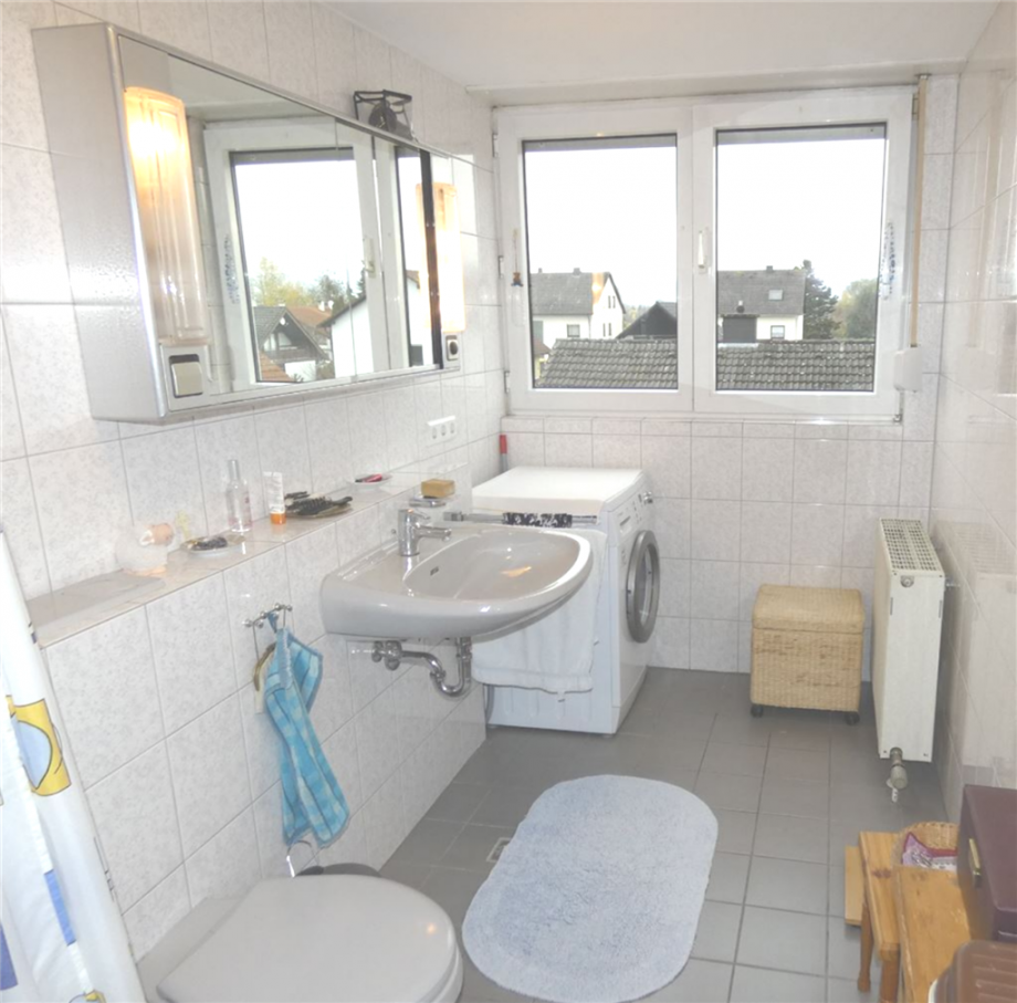 TG-Wannenbad Dachgeschosswohnung Meckenheim , Pfalz