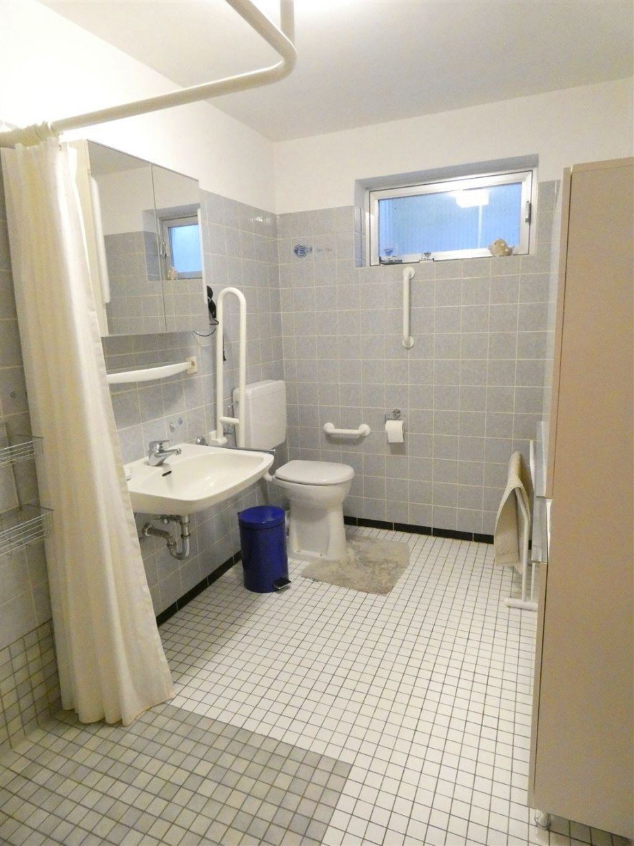 barrieref. Badezimmer Zweifamilienhaus Neustadt