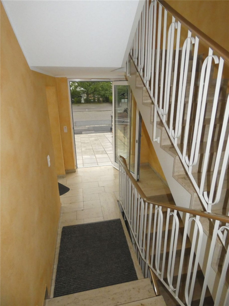 ansprechendes Treppenhaus Erdgeschosswohnung Neustadt