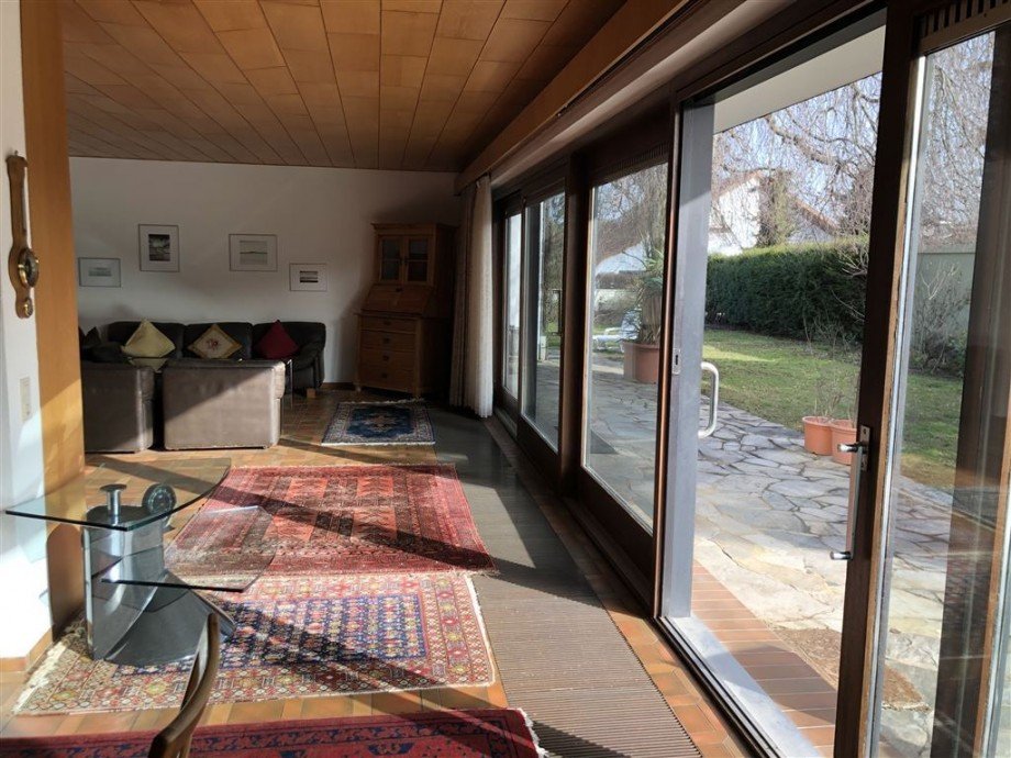 Wohnzimmer mit Zugang zur S�dterrasse Villa Deidesheim