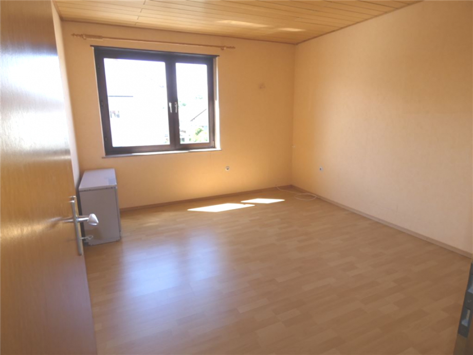 Schlafzimmer Einfamilienhaus Niederkirchen b Deidesheim