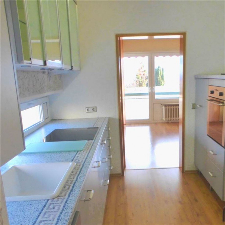 K�che mit Zugang zum Westbalkon Etagenwohnung Neustadt
