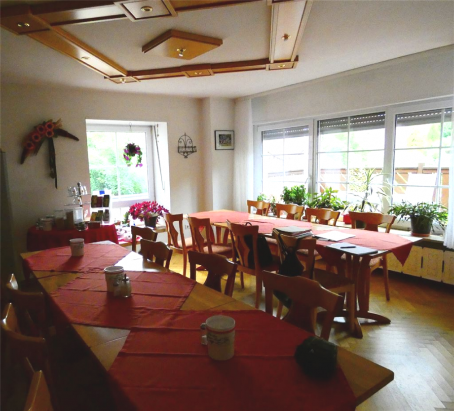 derzeitiger-Fr�hst�cksraum Mehrfamilienhaus Lindenberg , Pfalz