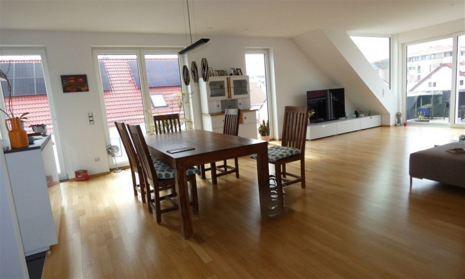 Wohn-Esszimmer mit offener K�che Penthousewohnung Bad D�rkheim