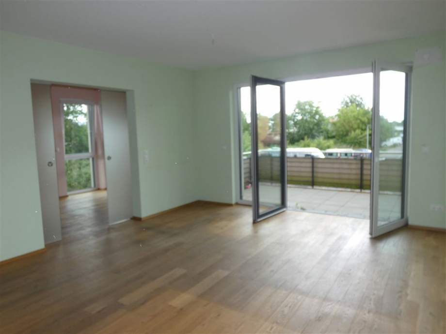 Wohn-Esszimmer mit Zugang zum Balkon Etagenwohnung Neustadt
