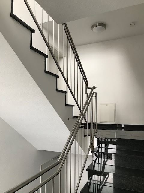 Granittreppenhaus mit Edelstahlgel�nder Etagenwohnung St Martin , Pfalz