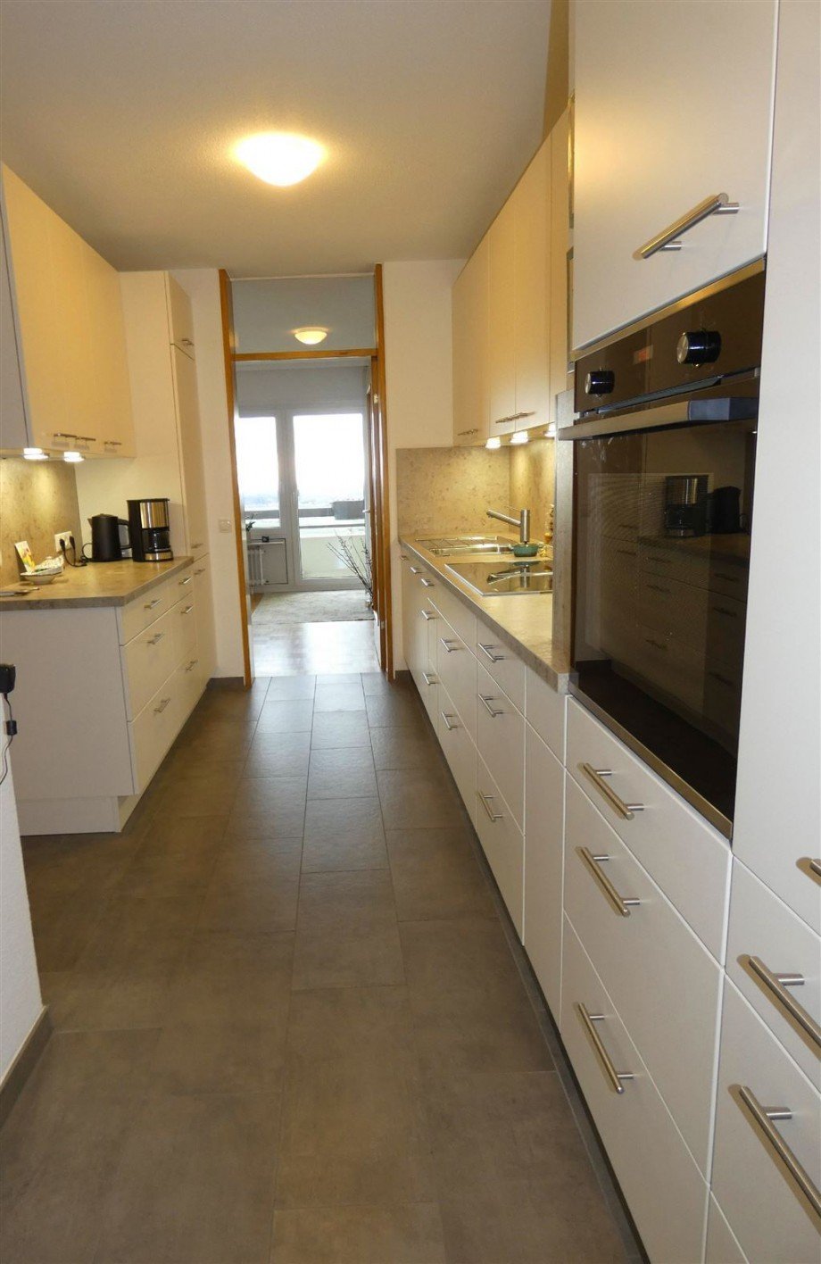 hchwertige Einbauk�che Etagenwohnung Neustadt