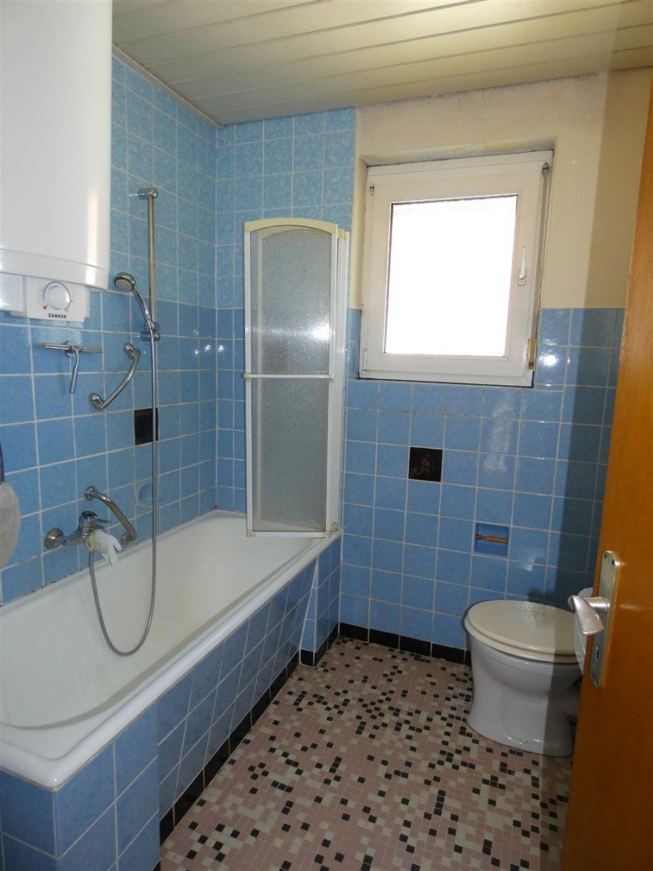 Bad OG Einfamilienhaus Niederkirchen b Deidesheim