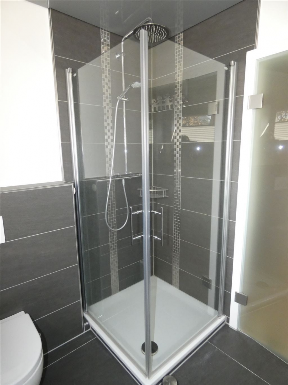 Badezimmer - Einliegerwohnung Einfamilienhaus Neustadt
