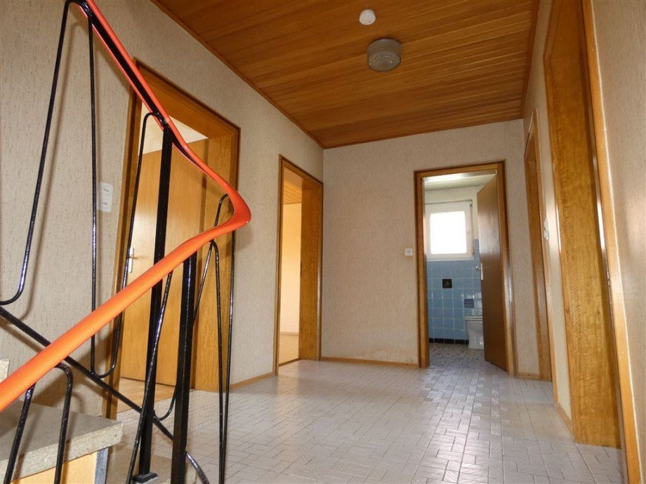Diele OG Einfamilienhaus Niederkirchen b Deidesheim
