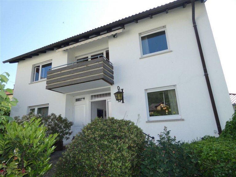 Hausansicht West Neustadt Einfamilienhaus VERKAUFT - Einfamilienhaus mit kleinem Grundst�ck in Neustadt-K�nigsbach