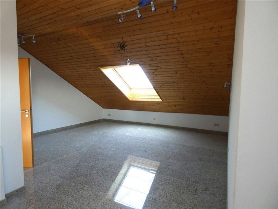 gro�es Dachstudio DG Doppelhaush�lfte Schifferstadt