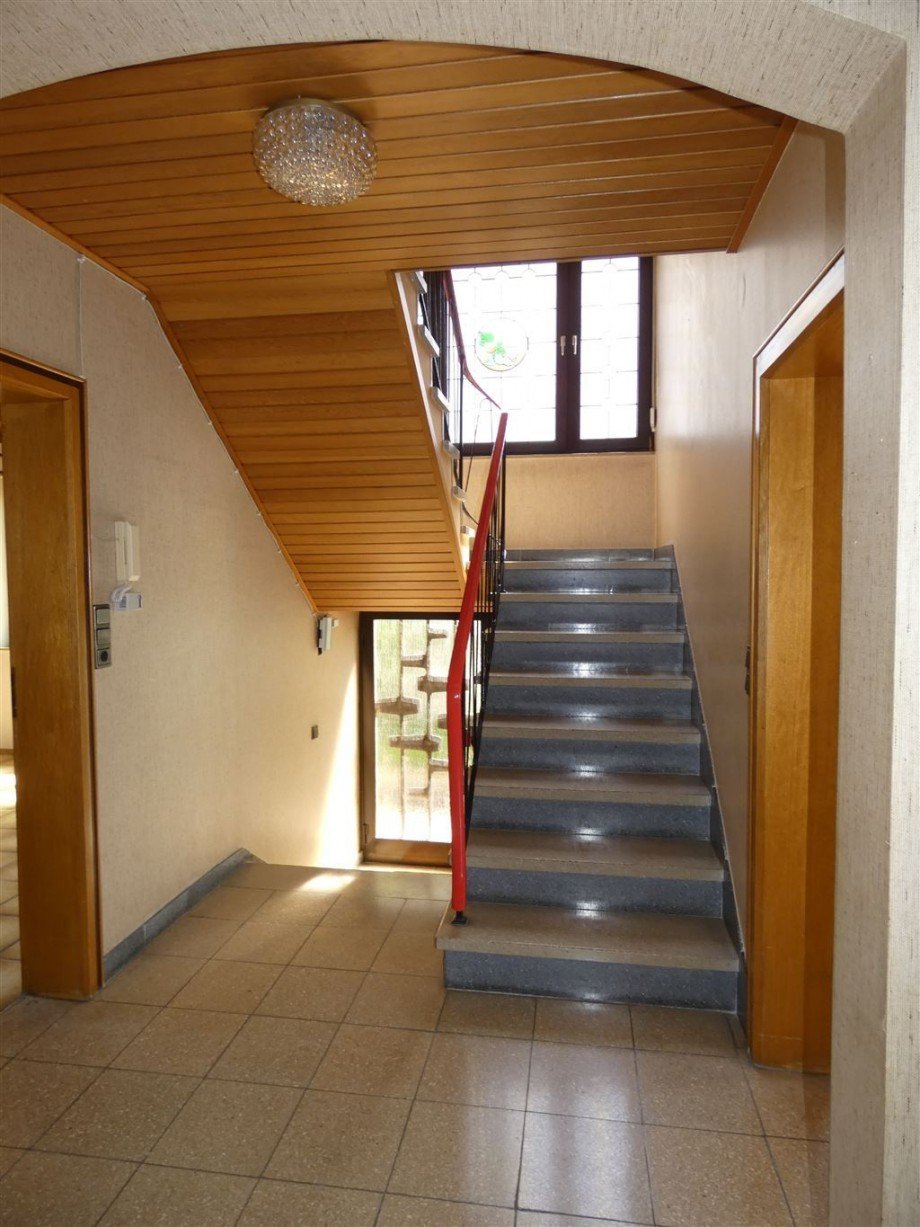 Treppenhaus Einfamilienhaus Niederkirchen b Deidesheim