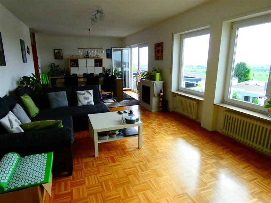 Wohn-Esszimmer mit Weitblick Etagenwohnung Neustadt