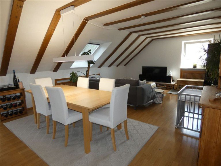 Wohnatmosph�re Deidesheim Dachgeschosswohnung 5-Zimmer-ETW + optional Stellplatz in Deidesheim