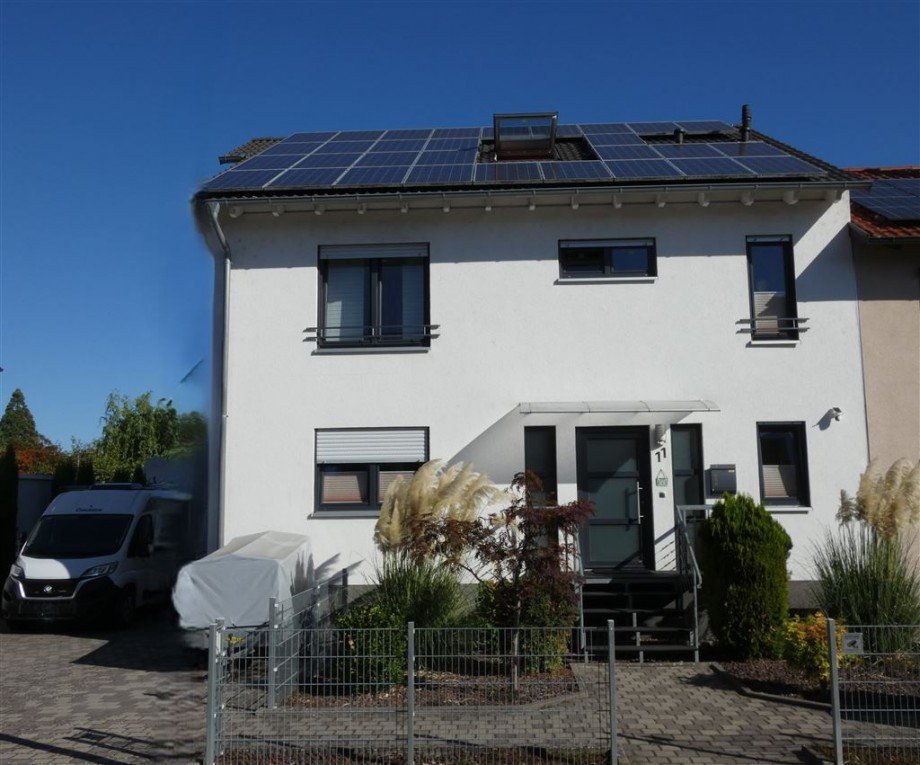 Hausansicht Stra�enseite Einfamilienhaus Speyer