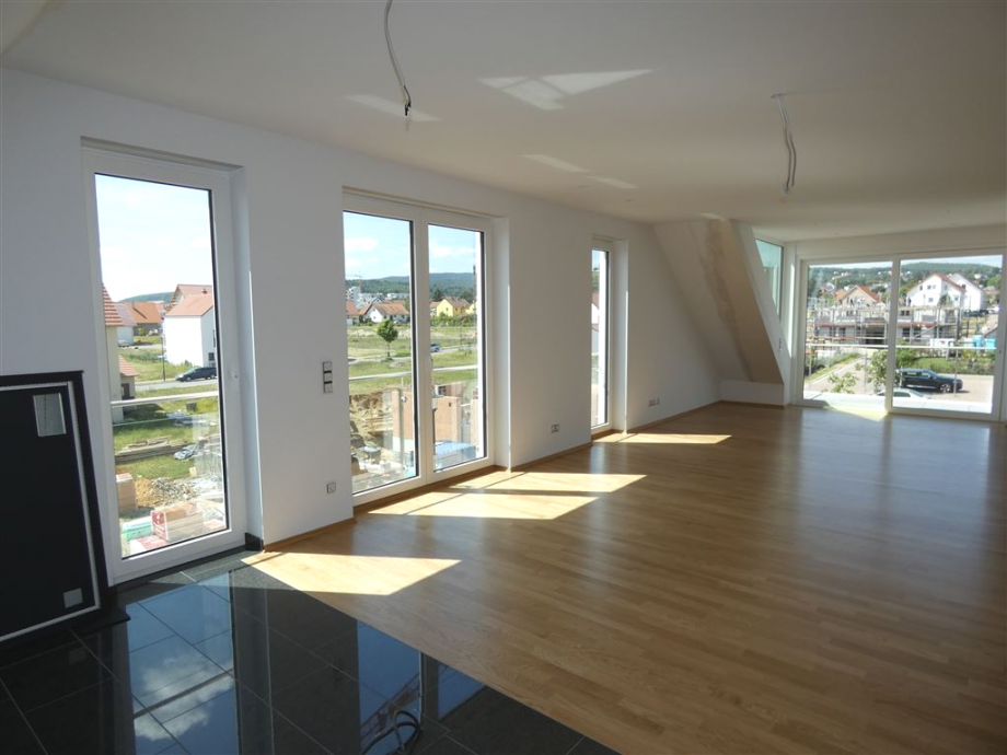 lichtdurchfluteter Wohn-Essbereich Penthousewohnung Bad D�rkheim