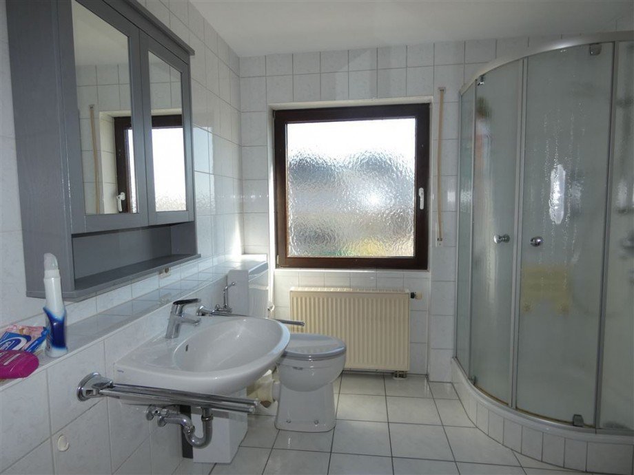 Tageslicht-Badezimmer Etagenwohnung Gr�nstadt