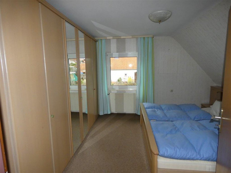 Schlafzimmer Obergescho� Doppelhaush�lfte Esthal