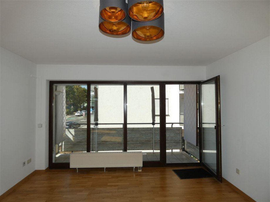Panaoramafenster mit gro�z�gigem Balkon Etagenwohnung Gr�nstadt