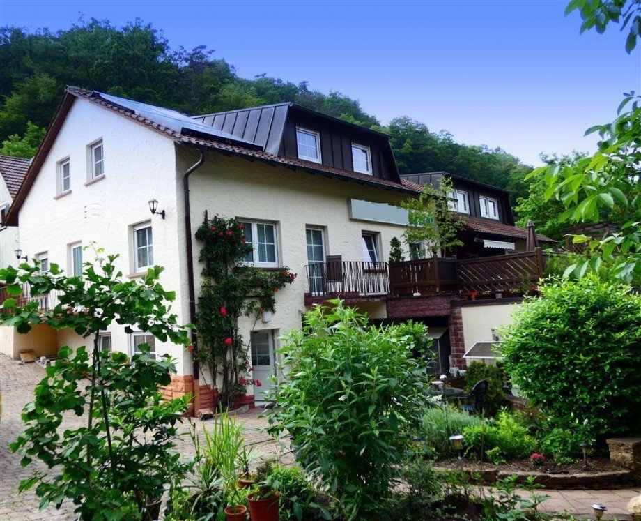 G�stehaus in ruhiger Lage Mehrfamilienhaus Lindenberg , Pfalz