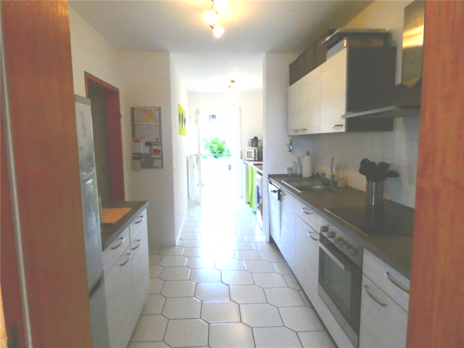 K�che mit Zugang zum Esszimmer Etagenwohnung Neustadt