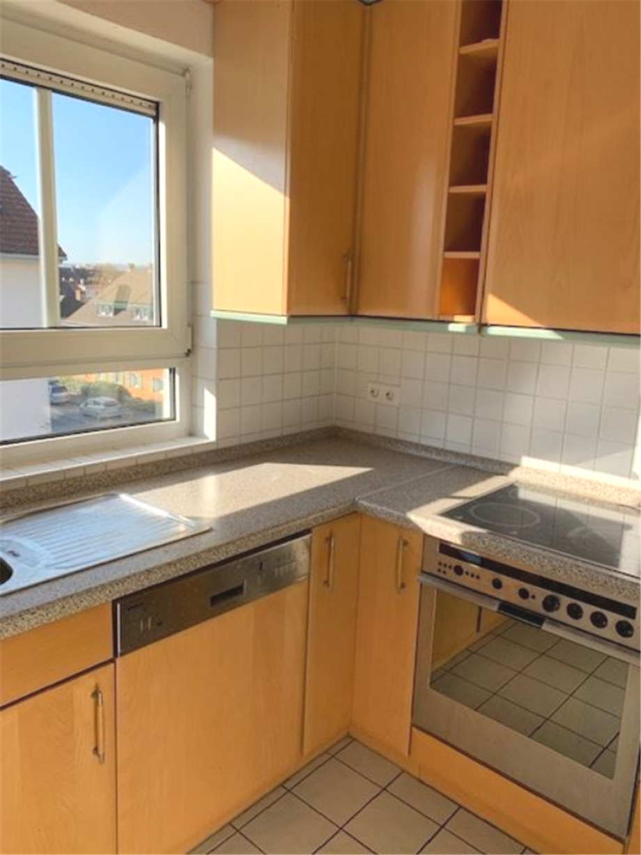 voll ausgest. Einbauk�che Etagenwohnung Frankfurt