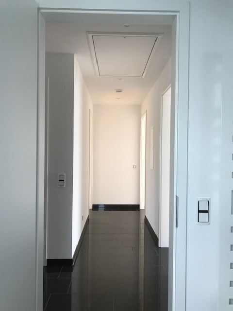 Diele mit schwarzen Granitb�den Penthousewohnung Bad D�rkheim