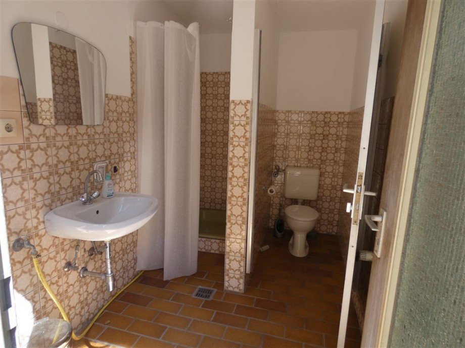 WC-Dusche Querbau Mehrfamilienhaus Deidesheim