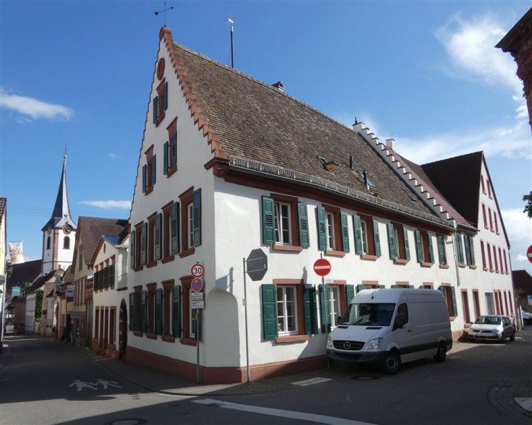 Au�enansicht Meterhaus Maikammer Renditeobjekt Investitions-Highlight - Renaissance-Anwesen - Baujahr 1613 - saniert 2016