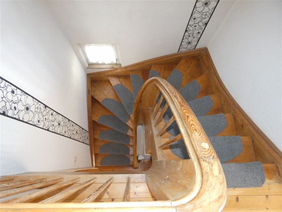 Treppe Erdgeschos-Obergeschoss Einfamilienhaus Deidesheim