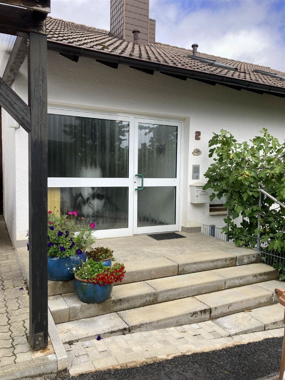 Hauseingang Zweifamilienhaus Neustadt